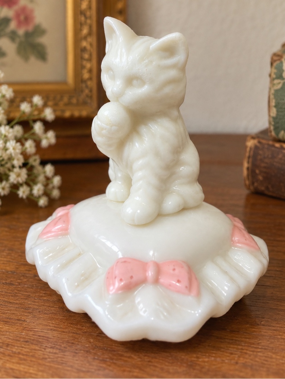 Vintage 1970s Avon Sitting Pretty Milk Glass Cat Perfume Bottle Pink Bows